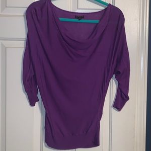 Express top with droopy neck
